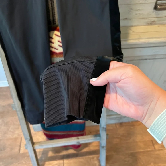 Athleta women’s Venice Velvet stripe jogger size XS - Picture 6 of 12